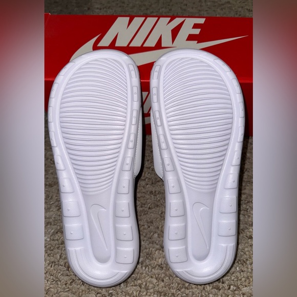 Nike Victori One Slides - Picture 3 of 5